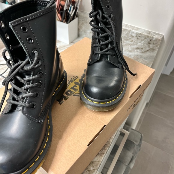 Dr Martens - Picture 3 of 3